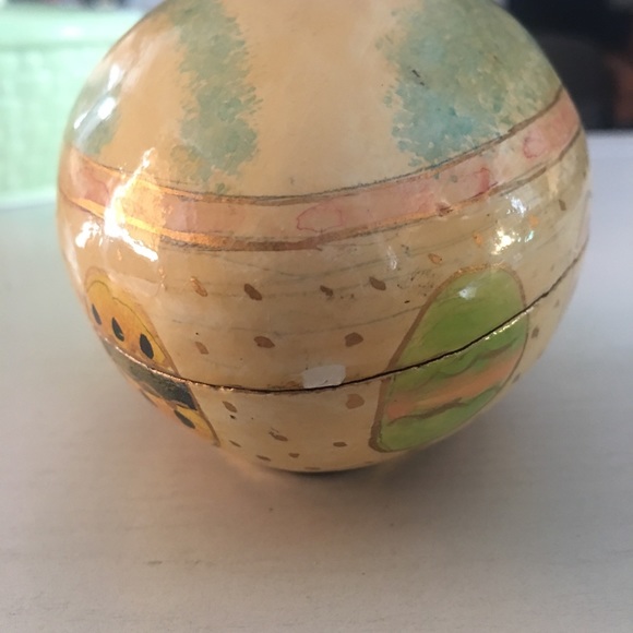 Vintage painted nesting easter eggs - Picture 3 of 8